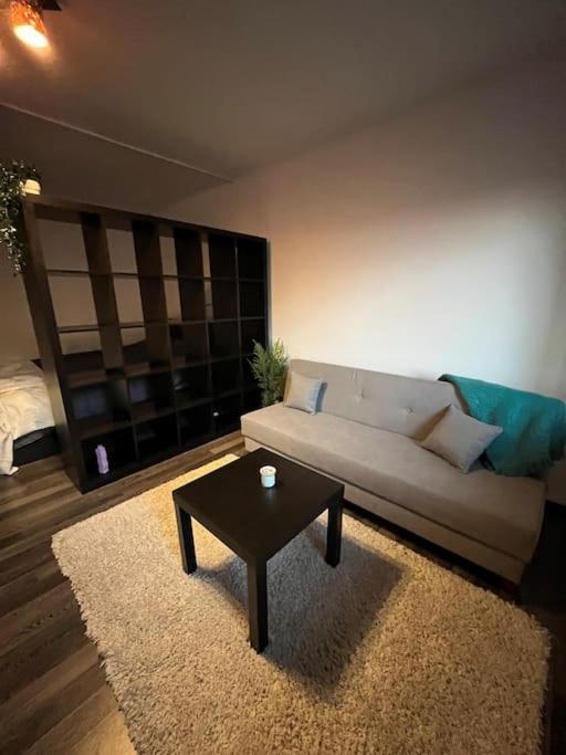 Mall Vitan Studio Eveline Bukares Bagian luar foto